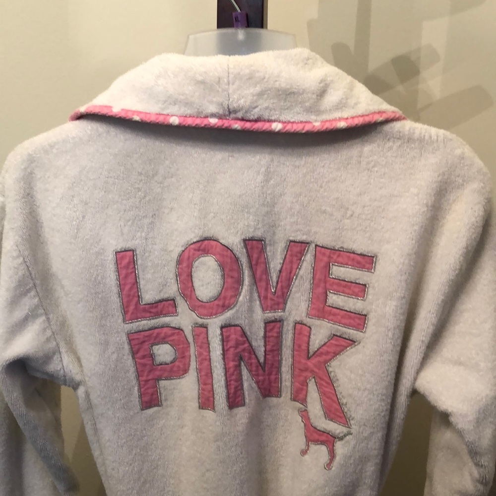 Pink vs robe